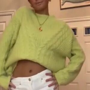 Large target Knit Sweater - Light Green size large perfect - see video